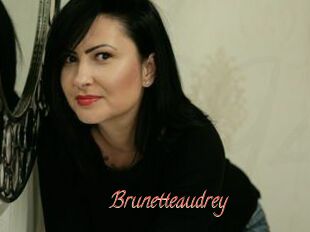 Brunetteaudrey