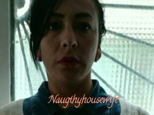 Naugthy_housewife